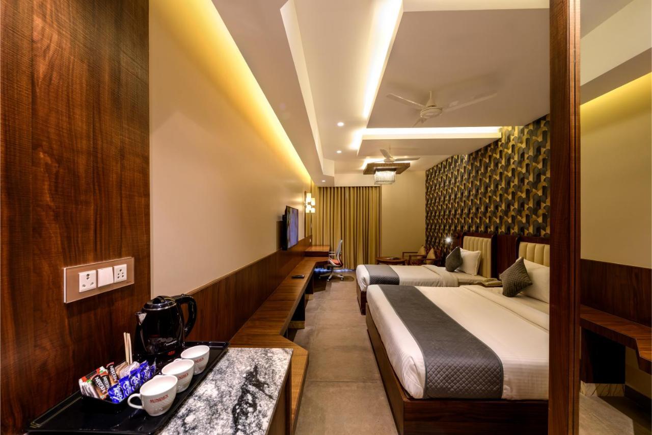 Sundex Hotel Thanjavur Extérieur photo