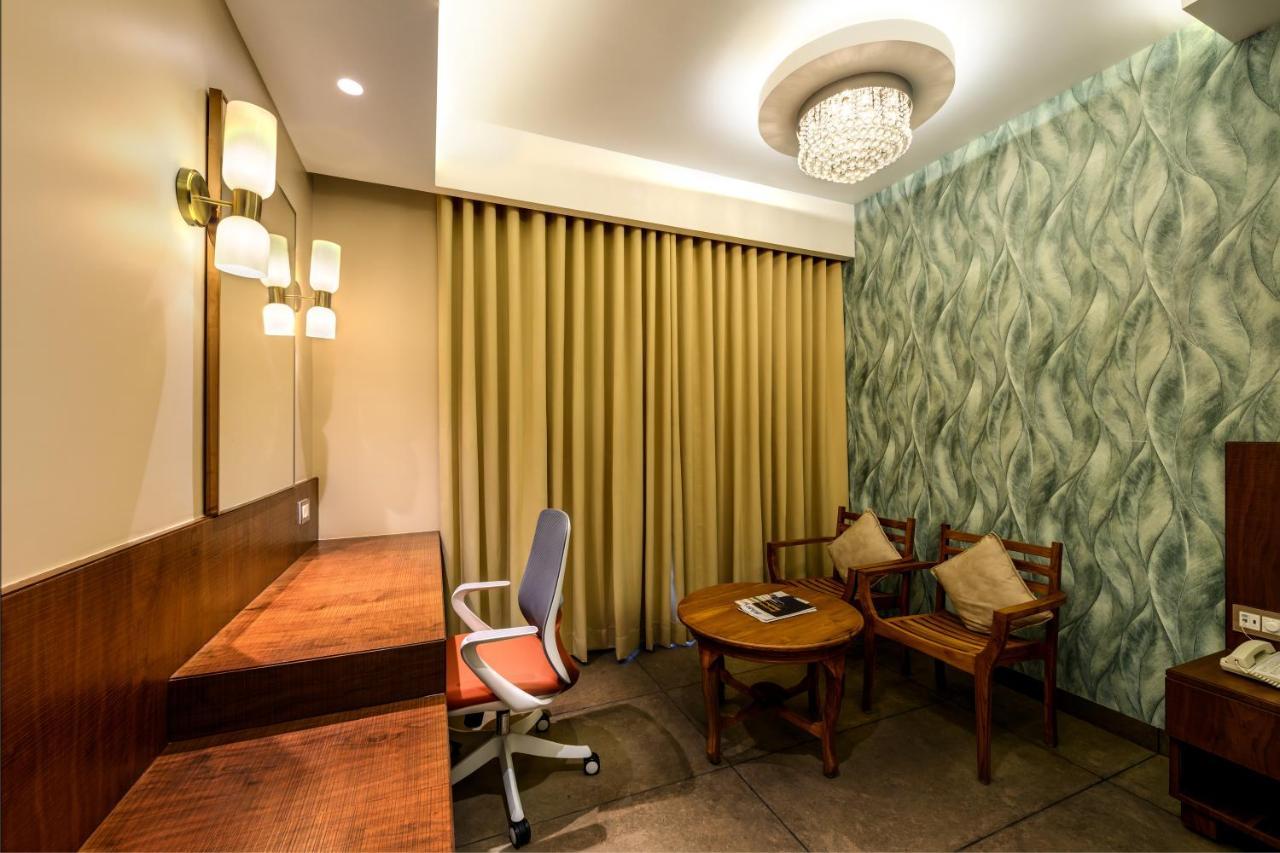 Sundex Hotel Thanjavur Extérieur photo