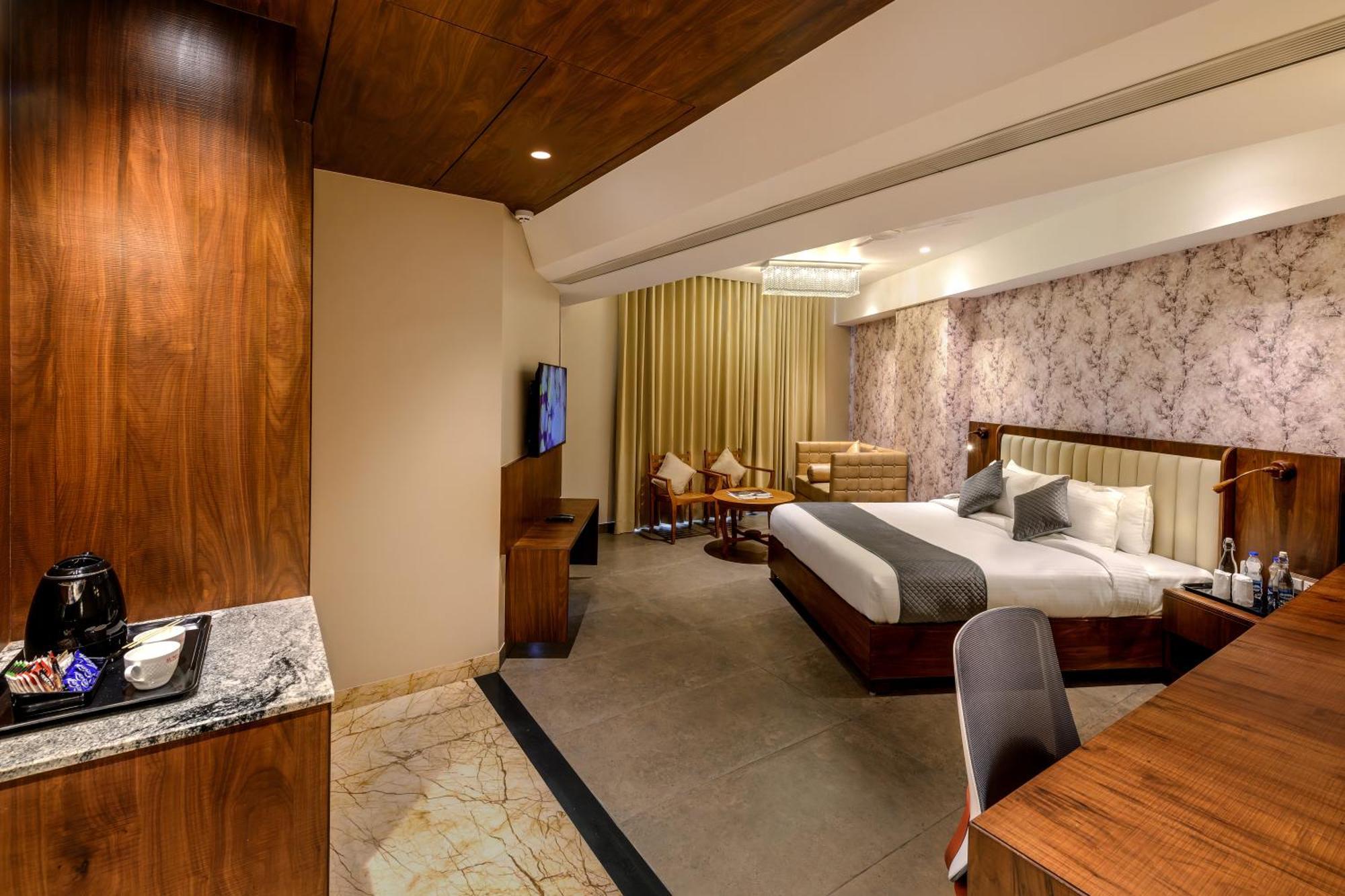 Sundex Hotel Thanjavur Extérieur photo