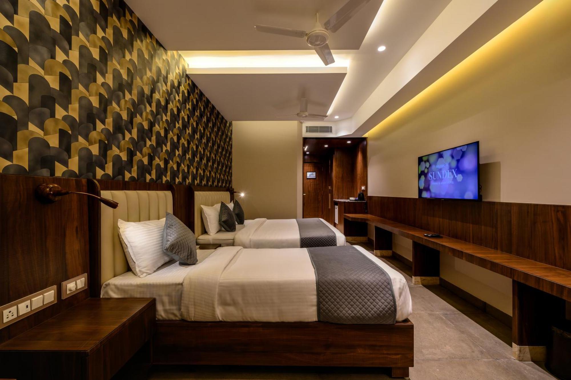 Sundex Hotel Thanjavur Extérieur photo